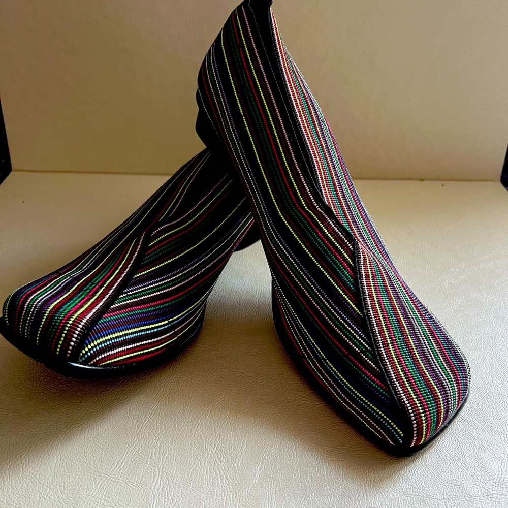 Bebe Women’s Striped Slip on Shoes 8.5